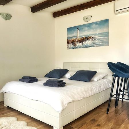 Studio Apartments Tara Zadar Bagian luar foto