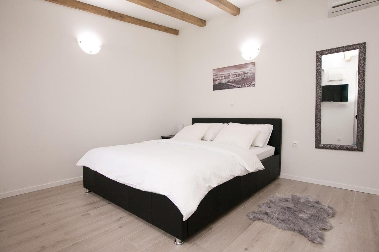 Studio Apartments Tara Zadar Bagian luar foto