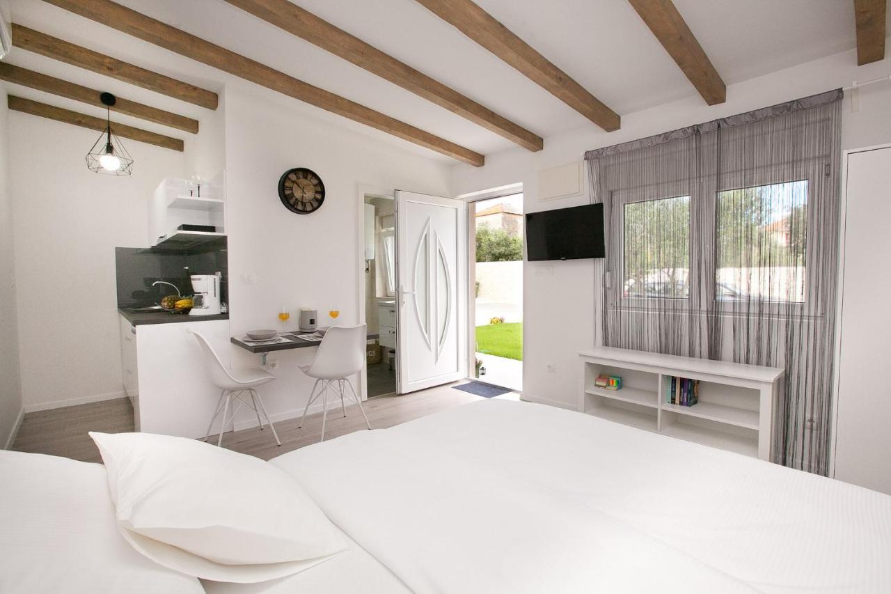 Studio Apartments Tara Zadar Bagian luar foto