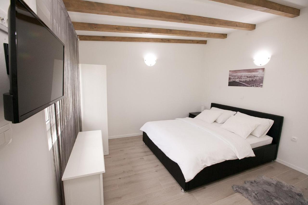 Studio Apartments Tara Zadar Bagian luar foto