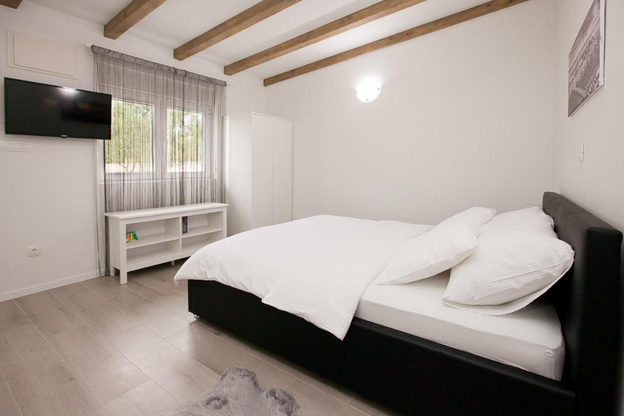 Studio Apartments Tara Zadar Bagian luar foto