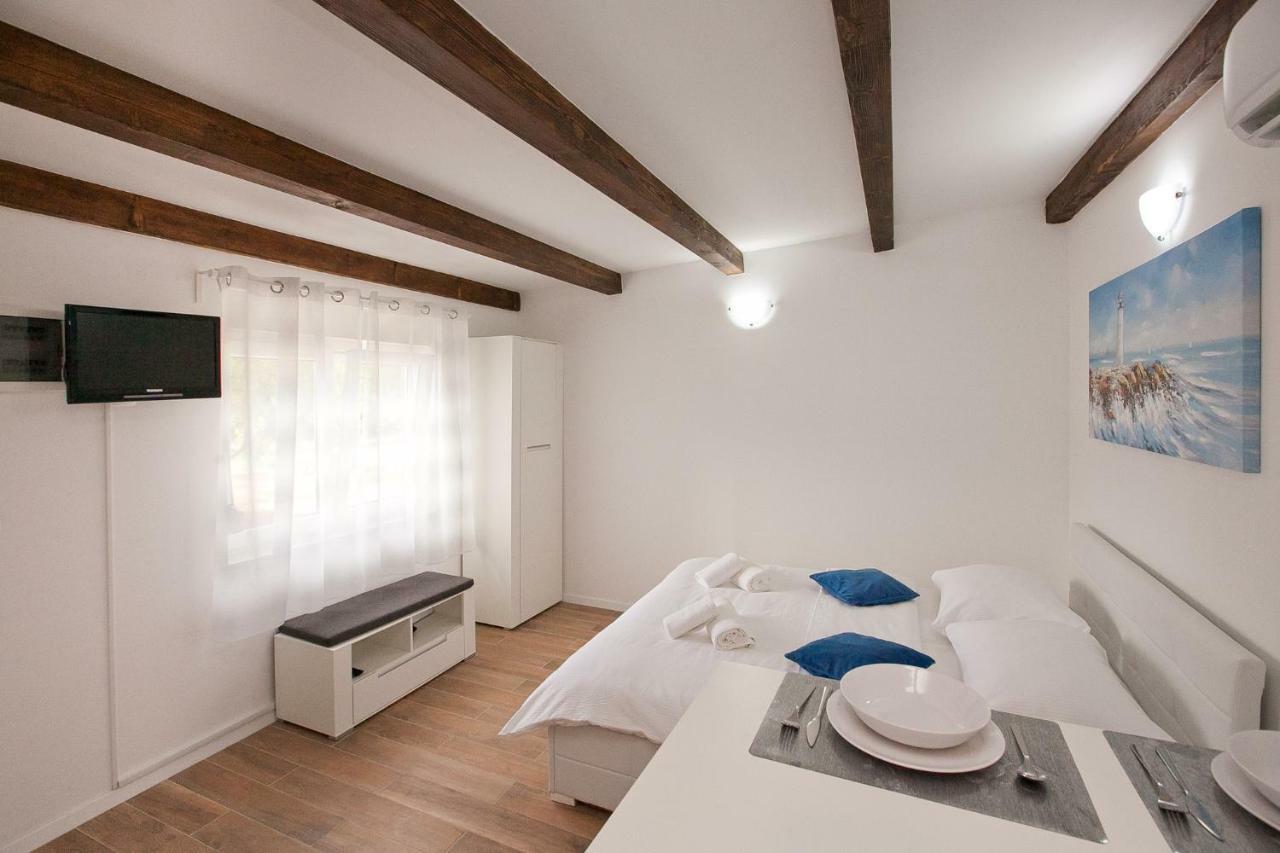 Studio Apartments Tara Zadar Bagian luar foto