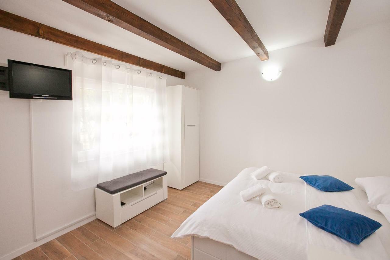 Studio Apartments Tara Zadar Bagian luar foto