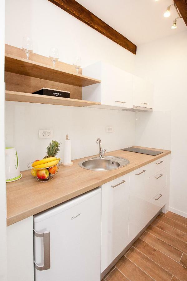 Studio Apartments Tara Zadar Bagian luar foto